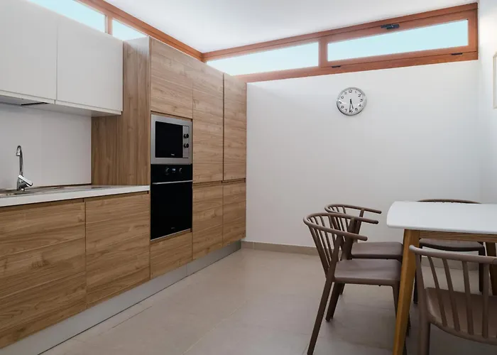 فيلة Altos Naira 3a By Escape