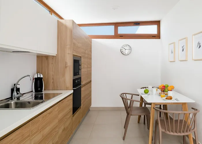 فيلة Altos Naira 3a By Escape *